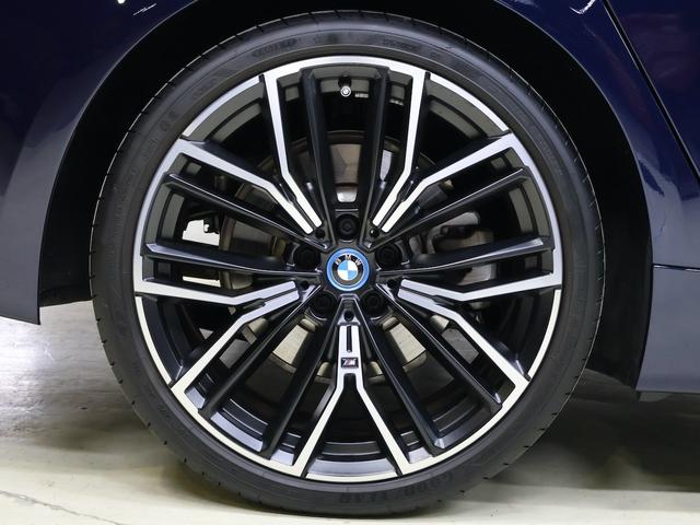 ５シリーズ ５３０ｅ　Ｍスポーツ　５０ｔｈアニバーサリーＥＤ　ＥＸアイボリーナッパレザー・２０インチＡＷ・コンフォートシート・ヘッドアップディスプレイ・ｈａｒｍａｎｋａｒｄｏｎスピーカー（5枚目）