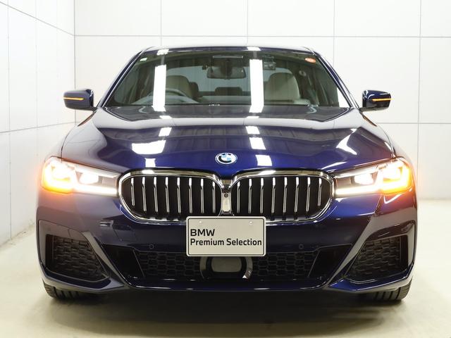 ５シリーズ ５３０ｅ　Ｍスポーツ　５０ｔｈアニバーサリーＥＤ　ＥＸアイボリーナッパレザー・２０インチＡＷ・コンフォートシート・ヘッドアップディスプレイ・ｈａｒｍａｎｋａｒｄｏｎスピーカー（6枚目）