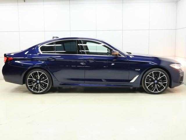 ５シリーズ ５３０ｅ　Ｍスポーツ　５０ｔｈアニバーサリーＥＤ　ＥＸアイボリーナッパレザー・２０インチＡＷ・コンフォートシート・ヘッドアップディスプレイ・ｈａｒｍａｎｋａｒｄｏｎスピーカー（9枚目）