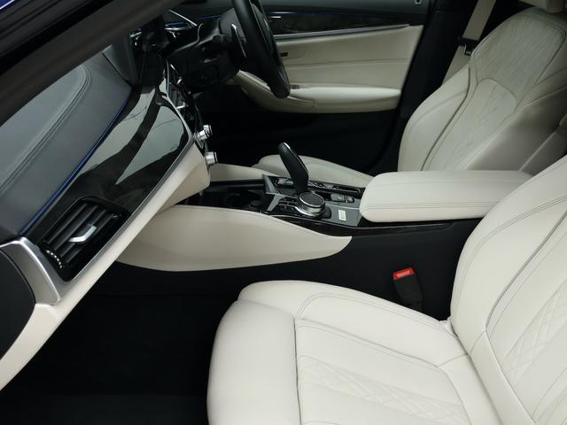 ５シリーズ ５３０ｅ　Ｍスポーツ　５０ｔｈアニバーサリーＥＤ　ＥＸアイボリーナッパレザー・２０インチＡＷ・コンフォートシート・ヘッドアップディスプレイ・ｈａｒｍａｎｋａｒｄｏｎスピーカー（14枚目）