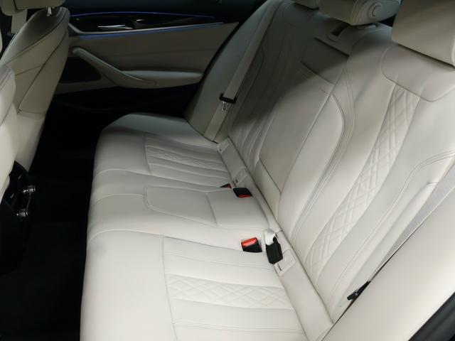 ５シリーズ ５３０ｅ　Ｍスポーツ　５０ｔｈアニバーサリーＥＤ　ＥＸアイボリーナッパレザー・２０インチＡＷ・コンフォートシート・ヘッドアップディスプレイ・ｈａｒｍａｎｋａｒｄｏｎスピーカー（36枚目）