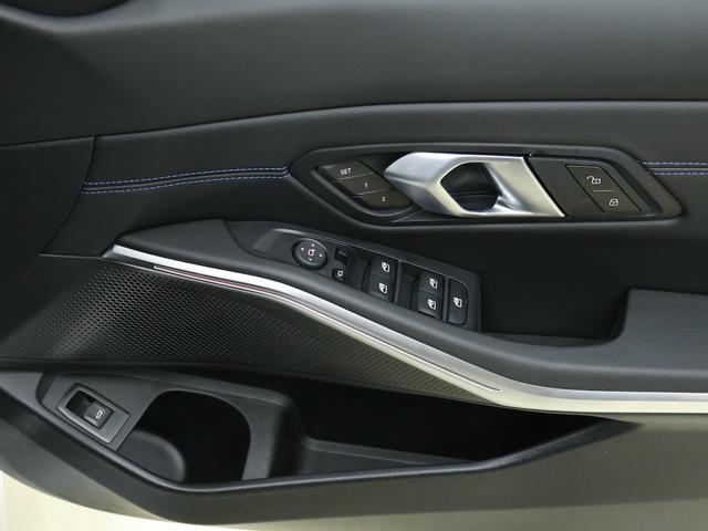 3シリーズ 318i Mスポーツ ハイラインPKG・ブラックレザー・カーボントリム・19インチAW・プライバシーガラス・デジタルキー・Appleカープレイ(32枚目)