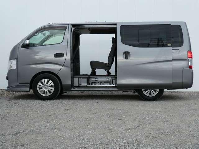 ＮＶ３５０キャラバンバン ロングＶＸ　純正ＯＰナビＭＭ３１８Ｄ－Ｗ・アラウンドビューモニター・リヤクーラー・ＥＴＣ２．０・リモコンキー・オートライト・ＬＥＤヘッドライト・エマージェンシーブレーキ・踏み間違え防止アシスト（17枚目）