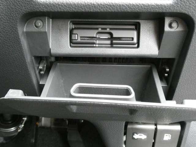 エルグランド ２５０ハイウェイスターＳ　アーバンクロム　純正ＯＰナビＭＭ５２０Ｄ－Ｌ・アラウンドビューモニター・後席モニター・ＥＴＣ・オートライト・ＬＥＤヘッドライト・インテリジェントオートクルーズ・エマージェンシーブレーキ・踏み間違え防止アシスト（7枚目）