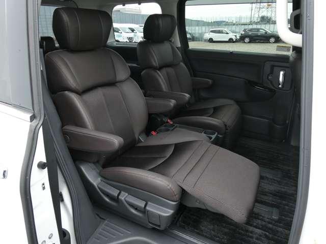 エルグランド ２５０ハイウェイスターＳ　アーバンクロム　純正ＯＰナビＭＭ５２０Ｄ－Ｌ・アラウンドビューモニター・後席モニター・ＥＴＣ・オートライト・ＬＥＤヘッドライト・インテリジェントオートクルーズ・エマージェンシーブレーキ・踏み間違え防止アシスト（12枚目）