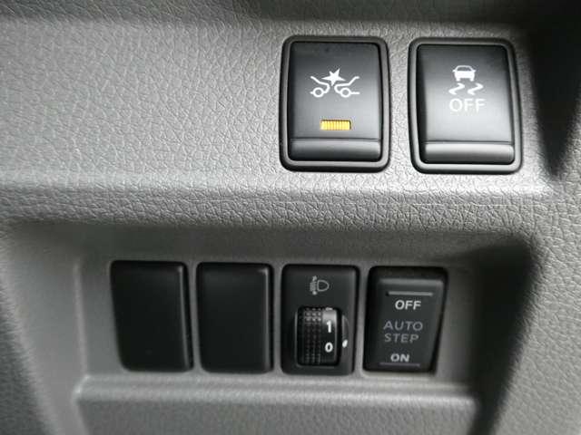 NV350キャラバンバン 2.5 チェアキャブ 車いす2名仕様 電動リフター車・社外ナビ・全周囲カメラ(13枚目)