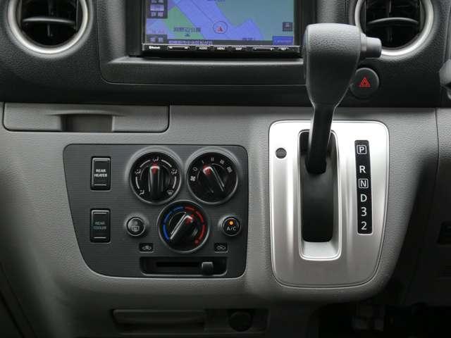 NV350キャラバンバン 2.5 チェアキャブ 車いす2名仕様 電動リフター車・社外ナビ・全周囲カメラ(14枚目)