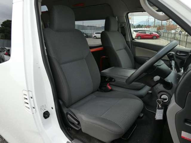 NV350キャラバンバン 2.5 チェアキャブ 車いす2名仕様 電動リフター車・社外ナビ・全周囲カメラ(16枚目)