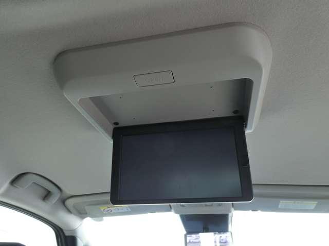 セレナ e-パワー ハイウェイスターV 防水シート・日産コネクトナビ・後席モニター・ETC2.0・スマートルームミラー・アラウンドビューモニター・オートライト・LEDヘッドライト・プロパイロット・エマージェンシーブレーキ(3枚目)