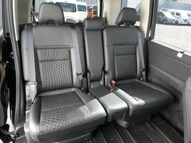 セレナ e-パワー ハイウェイスターV 防水シート・日産コネクトナビ・後席モニター・ETC2.0・スマートルームミラー・アラウンドビューモニター・オートライト・LEDヘッドライト・プロパイロット・エマージェンシーブレーキ(14枚目)