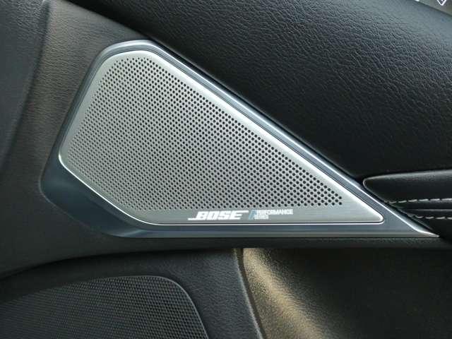 オプションのパフォーマンスＢＯＳＥサウンドシステム付き。ダイナミックで臨場感あふれる音響空間です。