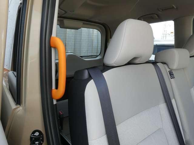 セレナ １．４　ｅ－ＰＯＷＥＲ　ＸＶ　チェアキャブ　リフタータイプ　電動式車いす固定装置・手すりパック（7枚目）