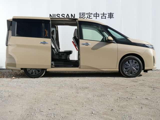 セレナ １．４　ｅ－ＰＯＷＥＲ　ＸＶ　チェアキャブ　リフタータイプ　電動式車いす固定装置・手すりパック（16枚目）