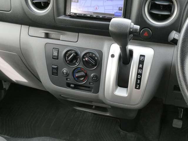 NV350キャラバンバン 2.5 チェアキャブ 車いす2名仕様 電動リフター車・社外ナビ・全周囲カメラ(14枚目)