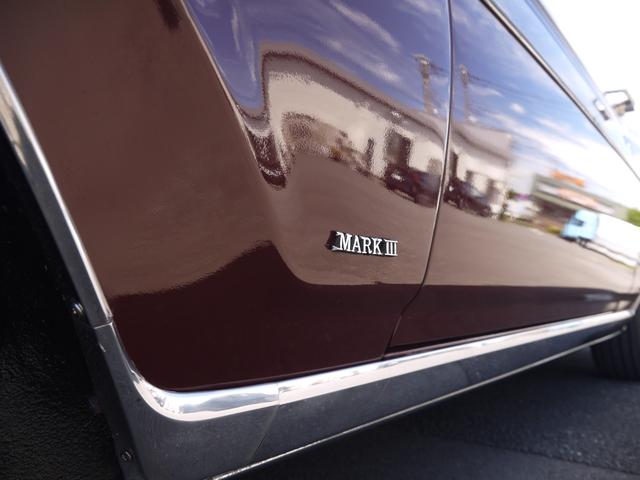 リンカーン マークIII ベースグレード　１９７０年モデル　マークＩＩＩ　２ドアクーペ　ベンチシート　６人乗り　ホワイトリボンタイヤ　キャブレター　リトラクタブルライト　排気量７５３０ｃｃ（15枚目）
