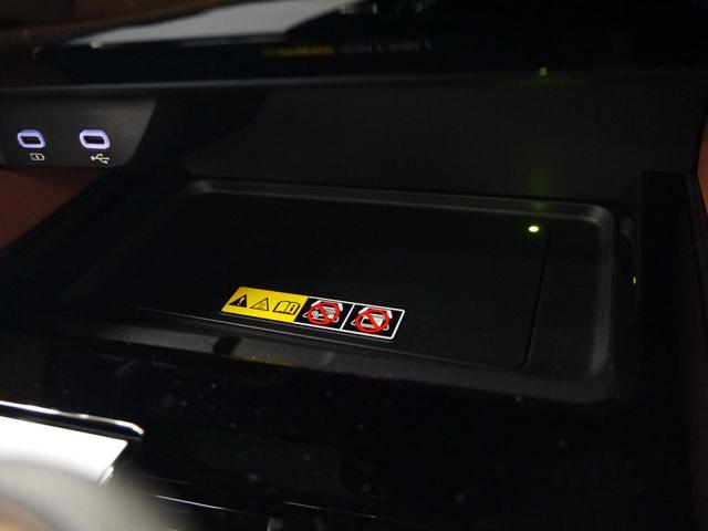 ヴェルファイア Ｚ　プレミア　令和６年４月登録済未使用車　左右独立ムーンルーフ　デジタルインナーミラー　パノラミックビューモニター　ヘッドアップディスプレイ　１９インチアルミ　ガラスコーティング　置くだけ充電　トヨタ新車５年保証（20枚目）