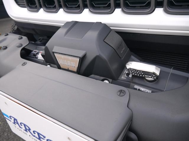 ジープ・ラングラーアンリミテッド ルビコン３９２　２０２４年最終モデル　スカイワンタッチパワートップ　ＷＡＲＮ電動ウインチ　純正可変マフラー　１２．３インチタッチスクリーンディスプレイ　３９２ロゴ入りナッパレザー　３５インチタイヤ　ガラスコーティング（7枚目）