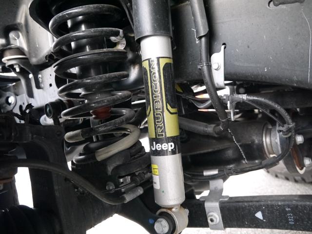 ジープ・ラングラーアンリミテッド ルビコン３９２　２０２４年最終モデル　スカイワンタッチパワートップ　ＷＡＲＮ電動ウインチ　純正可変マフラー　１２．３インチタッチスクリーンディスプレイ　３９２ロゴ入りナッパレザー　３５インチタイヤ　ガラスコーティング（10枚目）