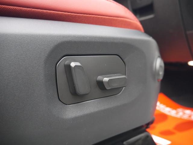 ジープ・ラングラーアンリミテッド ルビコン３９２　２０２４年最終モデル　スカイワンタッチパワートップ　ＷＡＲＮ電動ウインチ　純正可変マフラー　１２．３インチタッチスクリーンディスプレイ　３９２ロゴ入りナッパレザー　３５インチタイヤ　ガラスコーティング（15枚目）