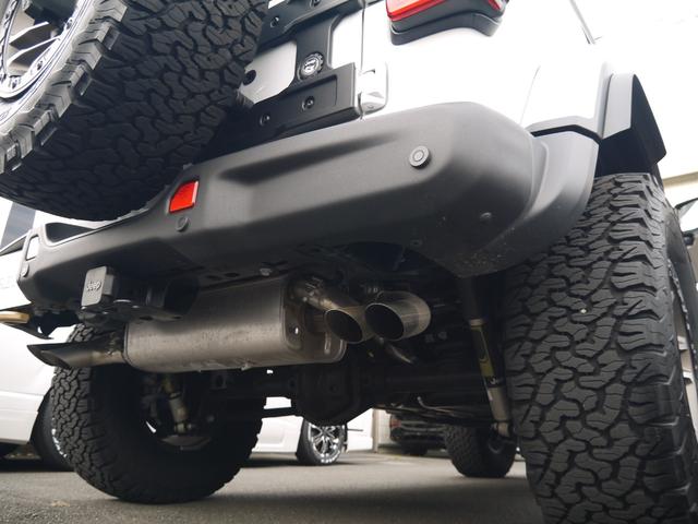 ジープ・ラングラーアンリミテッド ルビコン３９２　２０２４年最終モデル　スカイワンタッチパワートップ　ＷＡＲＮ電動ウインチ　純正可変マフラー　１２．３インチタッチスクリーンディスプレイ　３９２ロゴ入りナッパレザー　３５インチタイヤ　ガラスコーティング（26枚目）