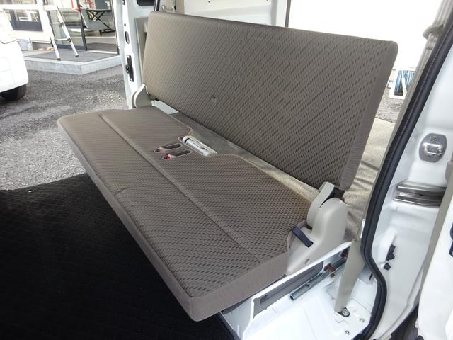 エブリイ ＰＣリミテッド　４ＡＴ　ナビ　キーレス　電動ミラー　パワーウィンドウ　コーナーセンサー　ＥＴＣ　禁煙車　オートライト　Ｂｌｕｅｔｏｏｔｈ　衝突軽減ブレーキ　横滑り防止装置　車線逸脱センサー　キャリア　ＰＶガラス（18枚目）