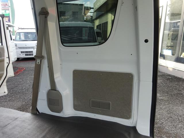 エブリイ ＰＣリミテッド　４ＡＴ　ナビ　キーレス　電動ミラー　パワーウィンドウ　コーナーセンサー　ＥＴＣ　禁煙車　オートライト　Ｂｌｕｅｔｏｏｔｈ　衝突軽減ブレーキ　横滑り防止装置　車線逸脱センサー　キャリア　ＰＶガラス（39枚目）