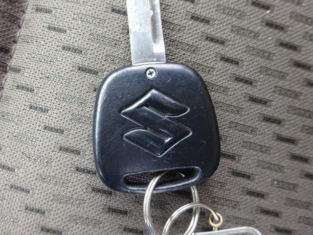 エブリイ ＰＣリミテッド　４ＡＴ　ナビ　キーレス　電動ミラー　パワーウィンドウ　コーナーセンサー　ＥＴＣ　禁煙車　オートライト　Ｂｌｕｅｔｏｏｔｈ　衝突軽減ブレーキ　横滑り防止装置　車線逸脱センサー　キャリア　ＰＶガラス（43枚目）