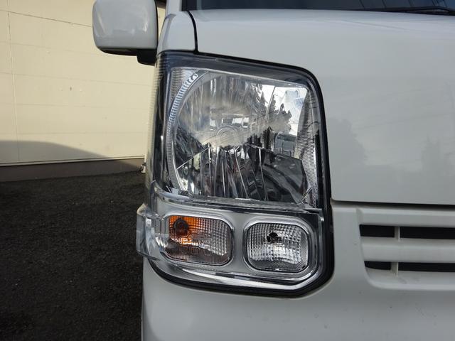 エブリイ ＰＣリミテッド　４ＡＴ　ナビ　キーレス　電動ミラー　パワーウィンドウ　コーナーセンサー　ＥＴＣ　禁煙車　オートライト　Ｂｌｕｅｔｏｏｔｈ　衝突軽減ブレーキ　横滑り防止装置　車線逸脱センサー　キャリア　ＰＶガラス（44枚目）