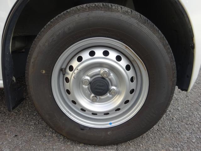 エブリイ ＰＣリミテッド　４ＡＴ　ナビ　キーレス　電動ミラー　パワーウィンドウ　コーナーセンサー　ＥＴＣ　禁煙車　オートライト　Ｂｌｕｅｔｏｏｔｈ　衝突軽減ブレーキ　横滑り防止装置　車線逸脱センサー　キャリア　ＰＶガラス（51枚目）