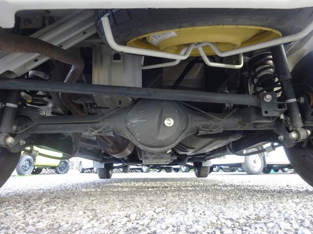 エブリイ ＰＣリミテッド　４ＡＴ　ナビ　キーレス　電動ミラー　パワーウィンドウ　コーナーセンサー　ＥＴＣ　禁煙車　オートライト　Ｂｌｕｅｔｏｏｔｈ　衝突軽減ブレーキ　横滑り防止装置　車線逸脱センサー　キャリア　ＰＶガラス（55枚目）