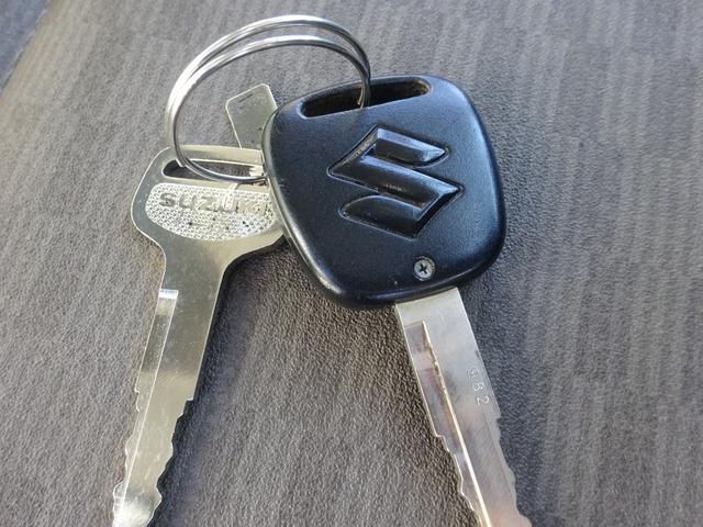 エブリイ ＰＡリミテッド　２ｎｄ発進　キーレス　ＳＤナビ　ＥＴＣ　Ｂｌｕｅｔｏｏｔｈ　フルセグＴＶ　ＣＤ　ＤＶＤ　オーバーヘッドシェルフ　プライバシーガラス　サイドバイザー　取扱説明書（31枚目）