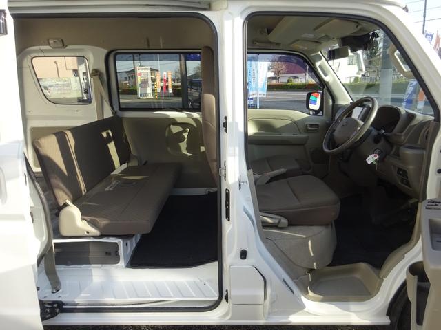 ＮＶ１００クリッパーバン ＤＸ　ＧＬセーフティパッケージ　４ＡＴ　ナビ　キーレス　ＥＴＣ　パワーウィンドウ　バックカメラ　禁煙車　電動ミラー　オートライト　禁煙車　衝突軽減ブレーキ　Ｂｌｕｅｔｏｏｔｈ　スペアキー　車線逸脱センサー　取扱説明書　保証書　記録簿（13枚目）