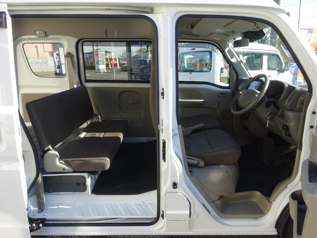 NV100クリッパーバン DX セーフティパッケージ 2nd発進 純正ナビ フルセグTV 禁煙車 キーレス バックカメラ コーナーセンサー オートライト Bluetooth 衝突軽減ブレーキ 車線逸脱センサー CD オーバーヘッドシェルフ 取扱説明書(13枚目)