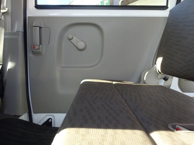 NV100クリッパーバン DX セーフティパッケージ 2nd発進 純正ナビ フルセグTV 禁煙車 キーレス バックカメラ コーナーセンサー オートライト Bluetooth 衝突軽減ブレーキ 車線逸脱センサー CD オーバーヘッドシェルフ 取扱説明書(47枚目)