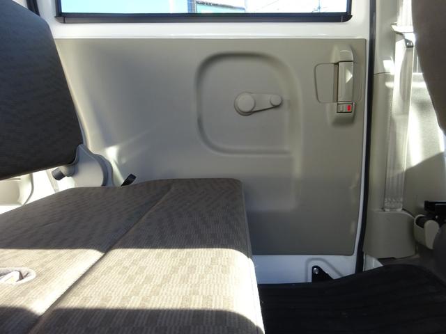 NV100クリッパーバン DX セーフティパッケージ 2nd発進 純正ナビ フルセグTV 禁煙車 キーレス バックカメラ コーナーセンサー オートライト Bluetooth 衝突軽減ブレーキ 車線逸脱センサー CD オーバーヘッドシェルフ 取扱説明書(48枚目)