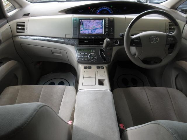 エスティマハイブリッド Ｇ　４ＷＤ　後期　メーカーオプションナビＴＶ　両Ｐスラドア　Ｆ＆Ｓ＆Ｂカメラ　ミュージックサーバ　ＣＤ　ＤＶＤ再生　シートヒーター　３列シート　パワーシート　ＨＩＤ　ＥＴＣ　アルミホイール　スマートキー（9枚目）