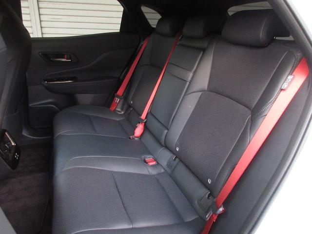 クラウンスポーツ RS E-Four 4WD モデリスタエアロ ガラスルーフ 黒革 PHEV フロントカメラ サイドカメラ バックカメラ 全周囲カメラ ミュージックプレイヤー接続可 革シート シートヒーター シートエアコン(30枚目)