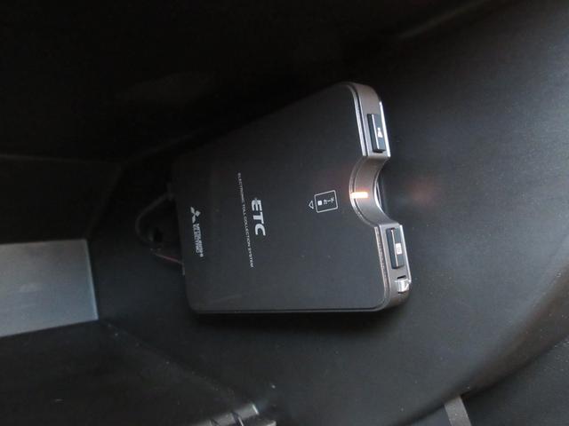 アバルト５９５ 　後期　５速ＭＴ　フルセグナビ　ドライブレコーダー　ミュージックサーバ　ＣＤ　ＤＶＤ再生　ミュージックプレイヤー接続可　ＨＩＤライト　ターボ　クリアランスソナー　禁煙車　ＡＷ　キーレスエントリー（19枚目）