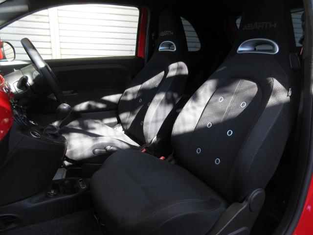 アバルト５９５ 　後期　５速ＭＴ　フルセグナビ　ドライブレコーダー　ミュージックサーバ　ＣＤ　ＤＶＤ再生　ミュージックプレイヤー接続可　ＨＩＤライト　ターボ　クリアランスソナー　禁煙車　ＡＷ　キーレスエントリー（23枚目）