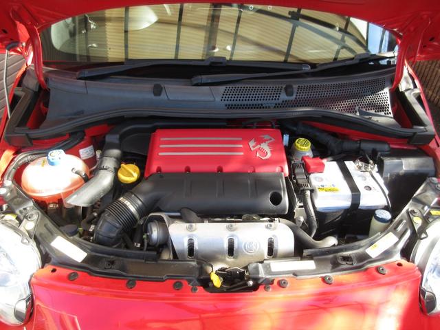 アバルト５９５ 　後期　５速ＭＴ　フルセグナビ　ドライブレコーダー　ミュージックサーバ　ＣＤ　ＤＶＤ再生　ミュージックプレイヤー接続可　ＨＩＤライト　ターボ　クリアランスソナー　禁煙車　ＡＷ　キーレスエントリー（29枚目）