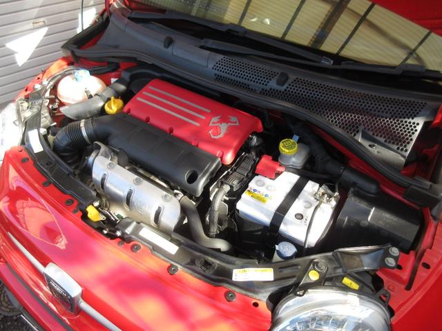 アバルト５９５ 　後期　５速ＭＴ　フルセグナビ　ドライブレコーダー　ミュージックサーバ　ＣＤ　ＤＶＤ再生　ミュージックプレイヤー接続可　ＨＩＤライト　ターボ　クリアランスソナー　禁煙車　ＡＷ　キーレスエントリー（30枚目）