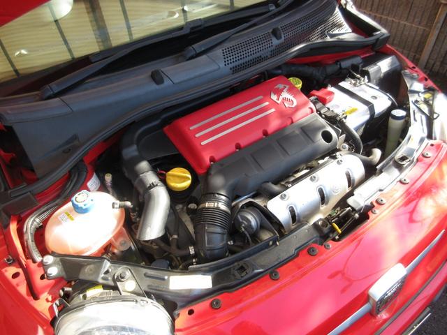 アバルト５９５ 　後期　５速ＭＴ　フルセグナビ　ドライブレコーダー　ミュージックサーバ　ＣＤ　ＤＶＤ再生　ミュージックプレイヤー接続可　ＨＩＤライト　ターボ　クリアランスソナー　禁煙車　ＡＷ　キーレスエントリー（31枚目）