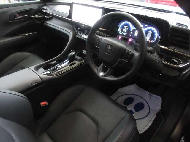 クラウンスポーツ ＲＳ　ザ　リミテッド－マットメタル　Ｅ－Ｆｏｕｒ　４ＷＤ　限定車　ワンオフ鍛造２２インチアルミホイール　マットメタル（8枚目）