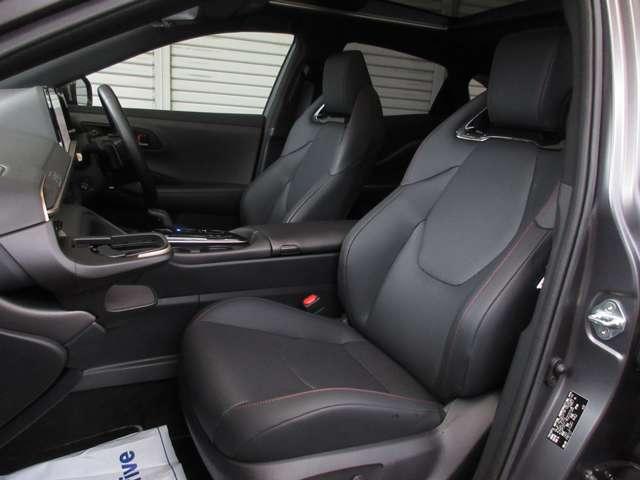 クラウンスポーツ ＲＳ　ザ　リミテッド－マットメタル　Ｅ－Ｆｏｕｒ　４ＷＤ　限定車　ワンオフ鍛造２２インチアルミホイール　マットメタル（9枚目）