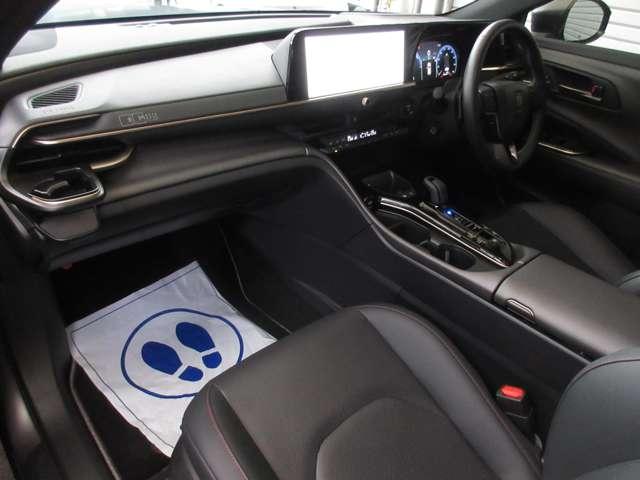 クラウンスポーツ ＲＳ　ザ　リミテッド－マットメタル　Ｅ－Ｆｏｕｒ　４ＷＤ　限定車　ワンオフ鍛造２２インチアルミホイール　マットメタル（14枚目）