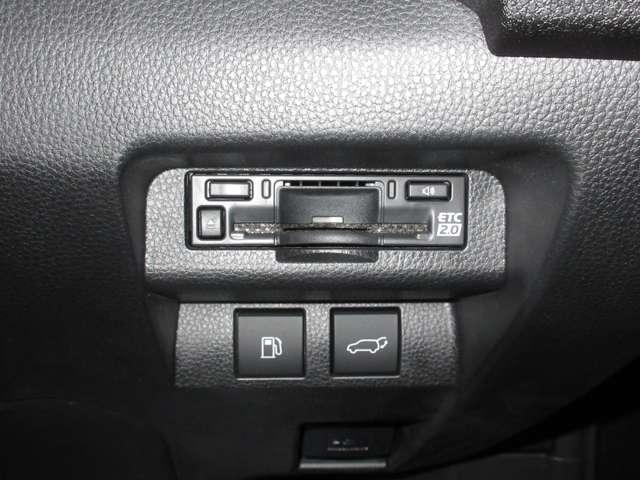 クラウンスポーツ ＲＳ　ザ　リミテッド－マットメタル　Ｅ－Ｆｏｕｒ　４ＷＤ　限定車　ワンオフ鍛造２２インチアルミホイール　マットメタル（30枚目）