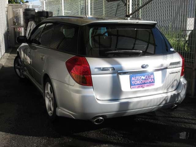 お車にてご来店の方は第三京浜都筑ＩＣ港北ニュータウン方面出口正面になります。電車でご来店の方は、市営（横浜市）地下鉄仲町台駅よりお電話頂ければ、お迎えに参ります。