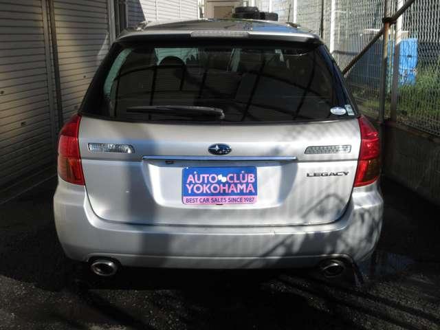 内外装につきましては、専任の熟練のスタッフが真心込めて丁寧に車内清掃、外装磨きを致します。ご納車までにしっかり綺麗にお仕上げ致します。ご安心下さい。