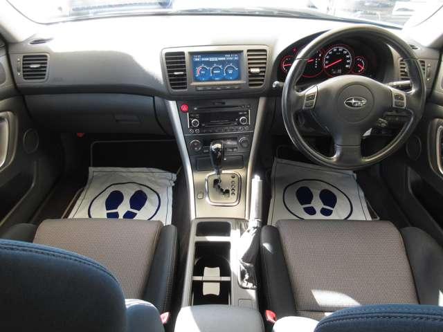 経験豊富なスタッフが、お客様のトータルカーアドバイザーとして親身に相談、対応をさせて頂きます。徹底したアフターフォローを大切に考え、末長いお付き合いができるように努めてまいります。