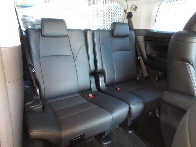 ヴェルファイア ２．５Ｚ　Ｇエディション　４ＷＤ　黒革エアーシート　１０型ナビＴＶ付き　１２．８型フリップダウンモニター　両側パワードア　ＬＥＤライト　オートライト　アルミホイール　パワーシート　コーナーセンサ　衝突被害軽減　車線逸脱警告（11枚目）